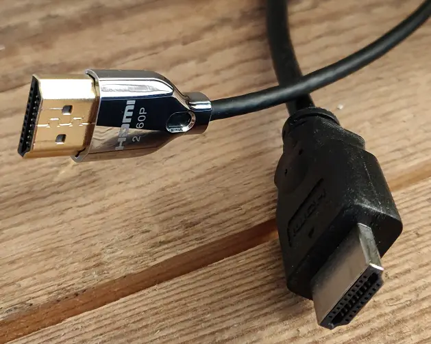 HDMI DisplayPort Kaapelit