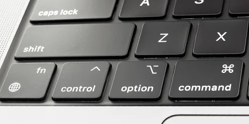 Mac näppäimistön option ja command